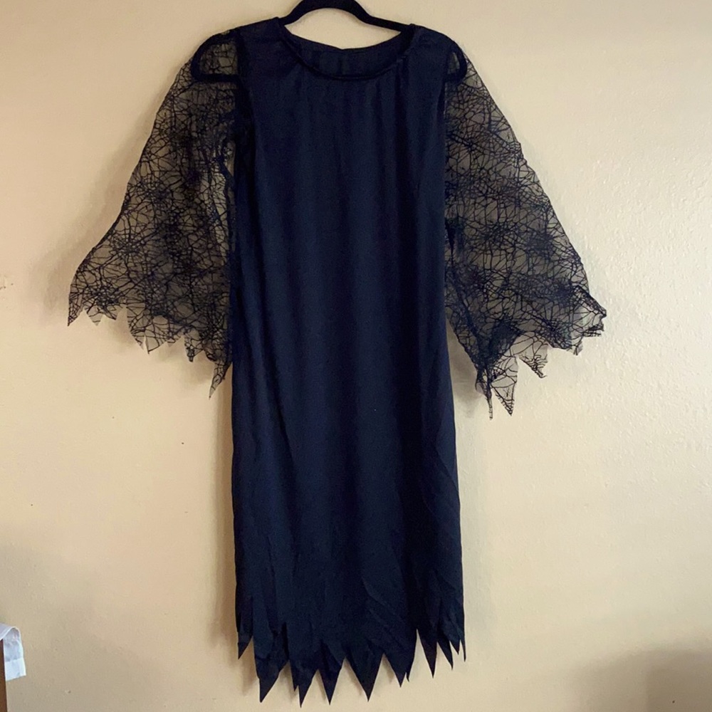 ✅🛍️ 4/$16 Shop 
Kids Witch Costume Size 12-14 Large